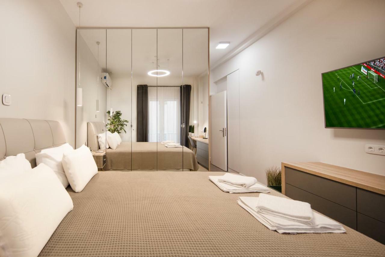 Stunning Αpartment Ιn Τhe Heart Athens. Appartamento Esterno foto