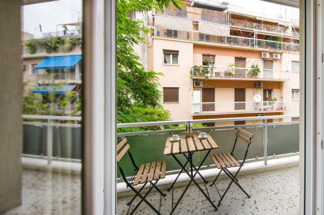 Stunning Αpartment Ιn Τhe Heart Athens. Appartamento Esterno foto