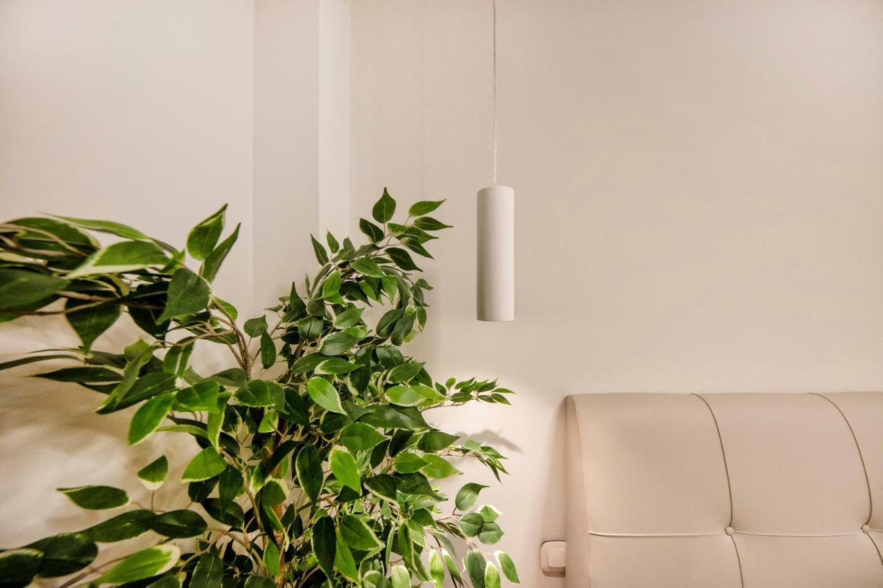 Stunning Αpartment Ιn Τhe Heart Athens. Appartamento Esterno foto