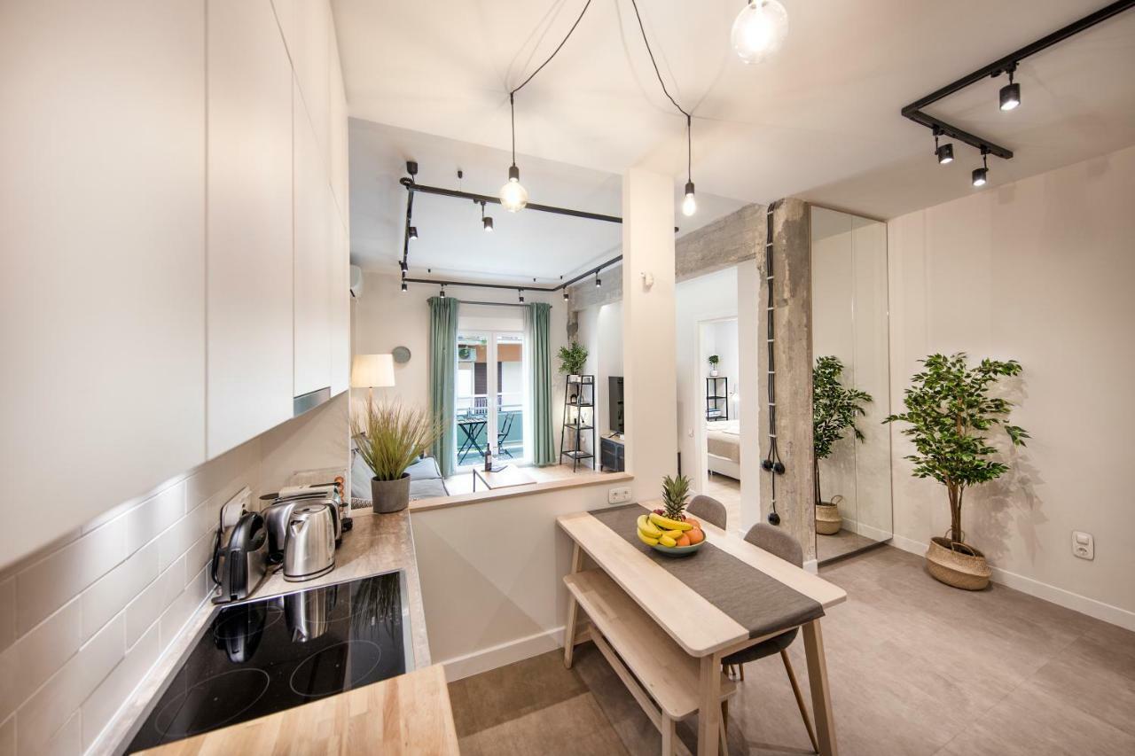Stunning Αpartment Ιn Τhe Heart Athens. Appartamento Esterno foto
